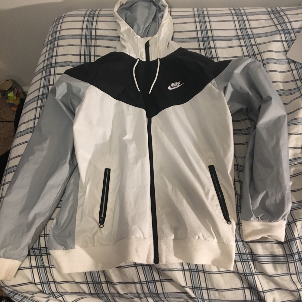 Nike wind runner MAKE OFFERS